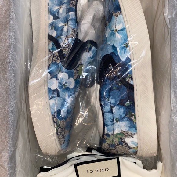 NEW! Mens Gucci blue bloom slipons